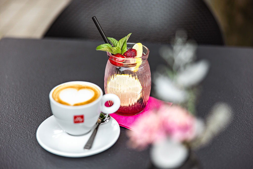 Tople kave in napitki